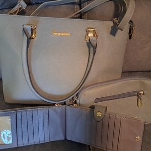 Womens Soperwilton handbag, wallet and cosmetic case